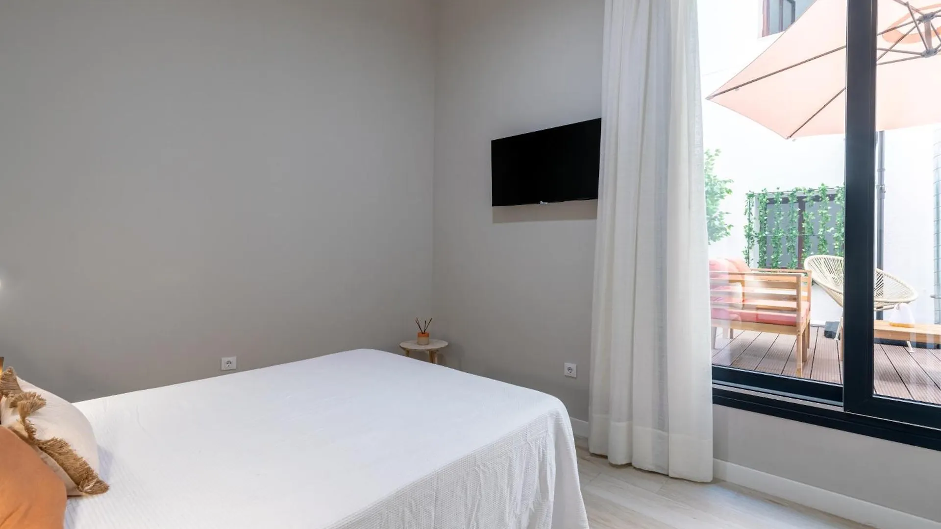 Lägenhet Rentalsevilla Plaza De San Quintin II